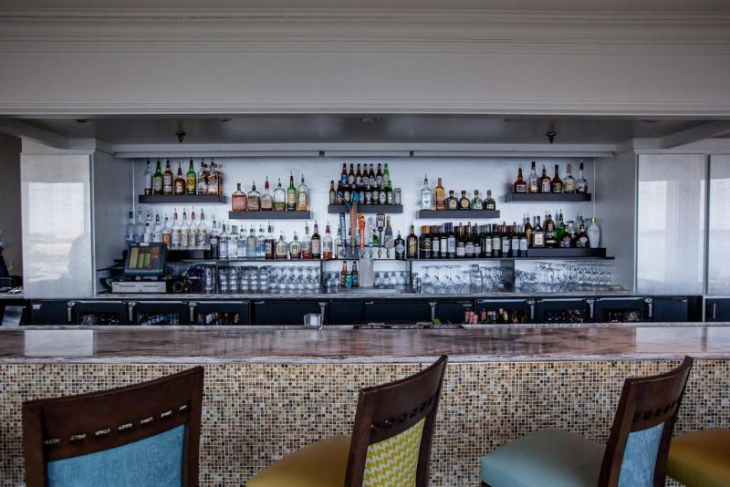 Charleston-riverview By Ihg Hotel